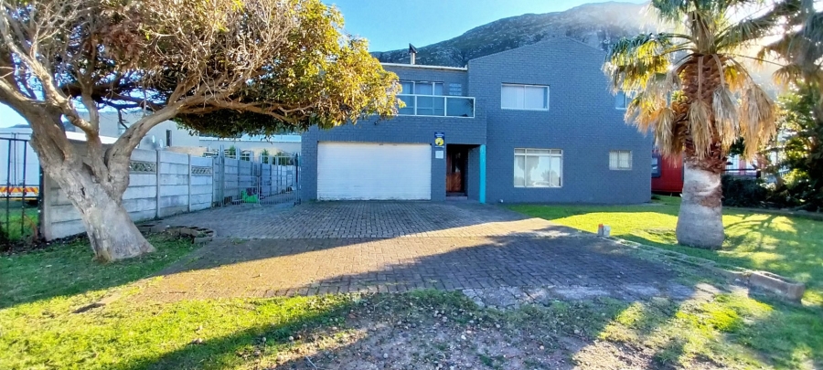 5 Bedroom Property for Sale in Bettys Bay Western Cape